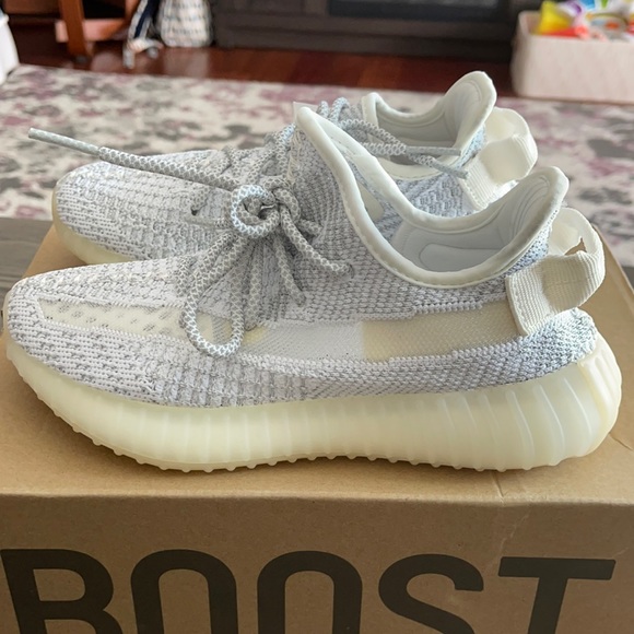 YEEZY Boost 350 V2 Static - Picture 1 of 3